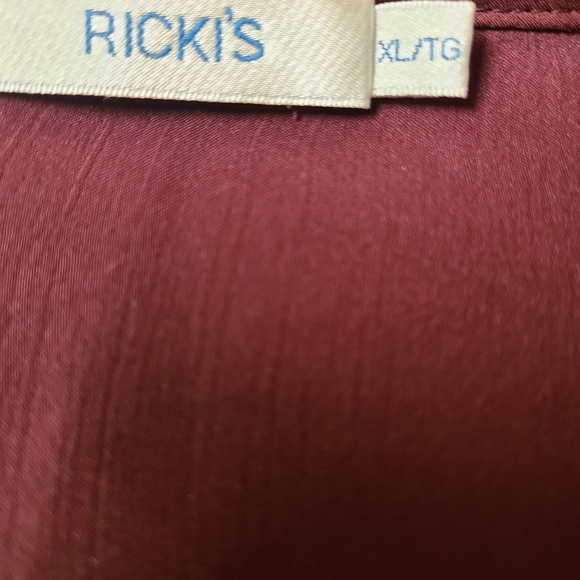 Blouse - Picture 2 of 3